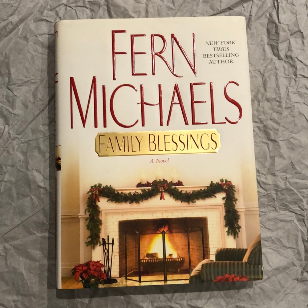⭐️3 for $15⭐️ Hardcover | Family Blessings by Fern Michaels